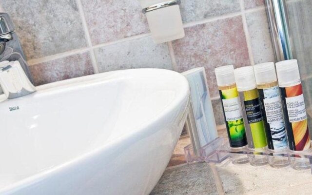 Kimolis Studios & Apartments