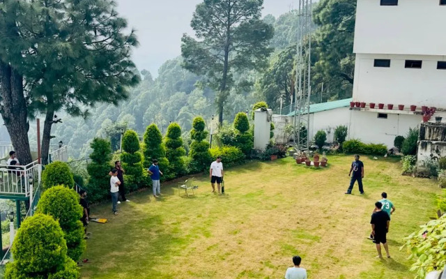 Peaks And Pines Resort