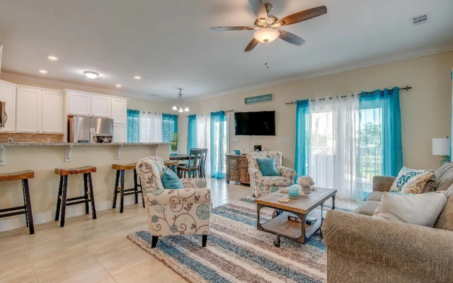 5 Beautiful 4 Bed 3 Bath Pool Home w Free Dock