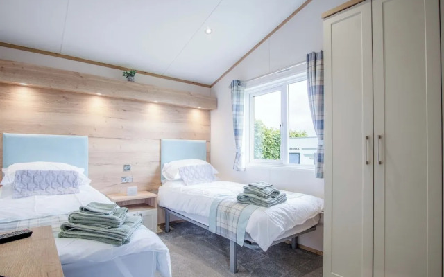 Oakland Lodge - 2 Bedroom Lodge - Wisemans Bridge