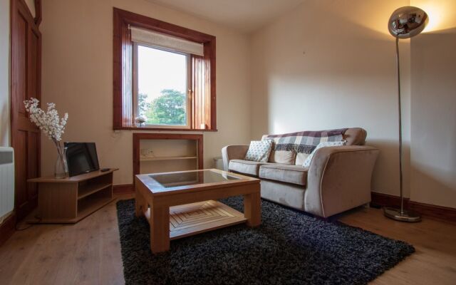1 Bedroom Flat In Broughton