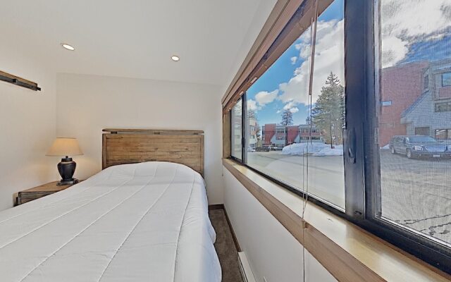 Deluxe Slopeside Home Just STEPS to Mammoth Mountain Slopes and Village Gondola - 3 Spas, Sauna and Pool by RedAwning