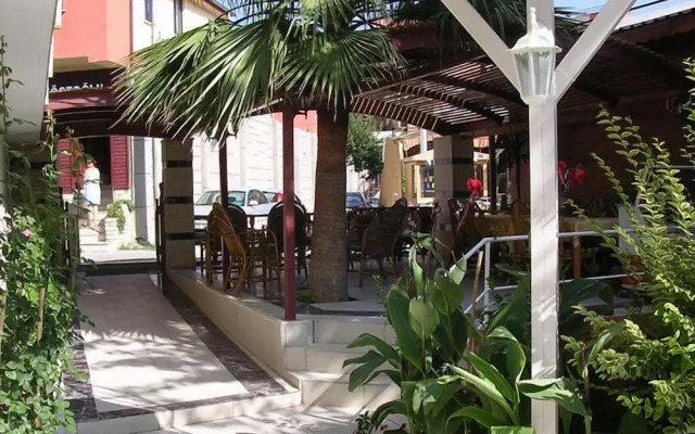 Yali Hotel
