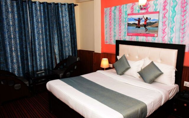 Comlux Hotels Manali