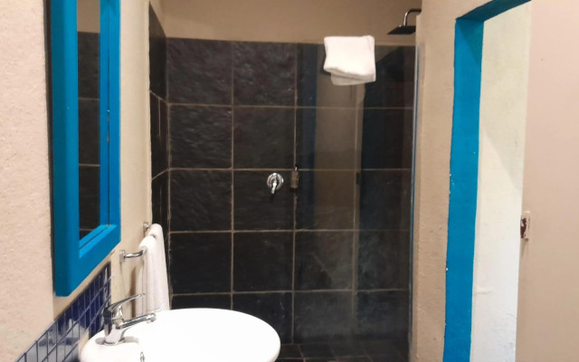 Shangri-La Country Hotel