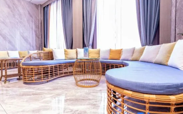 Jinghua Business Hotel