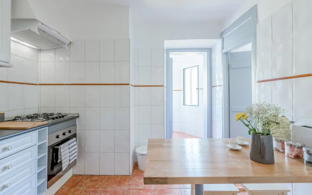 Alfama Spacious and Central Apartment, By TimeCooler
