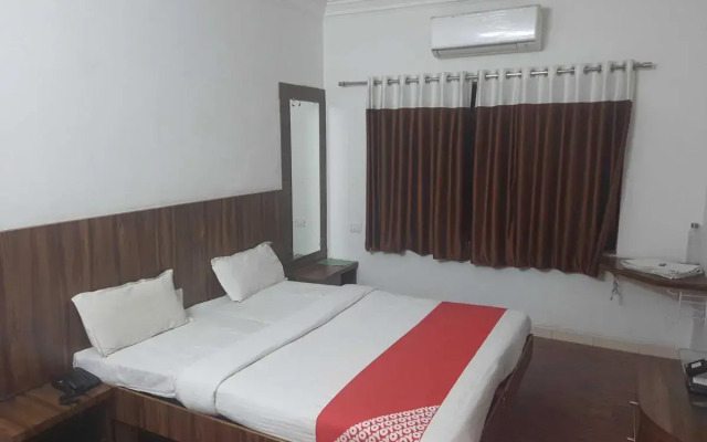 Spot On 80793G Abhay Guest House