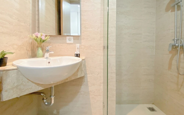 Well Furnished 1Br At Gold Coast Apartment