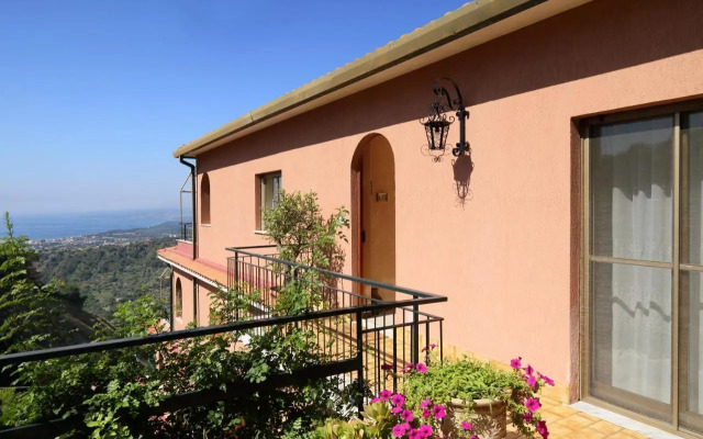 Terrazza Sull'Etna Holidays Apartment