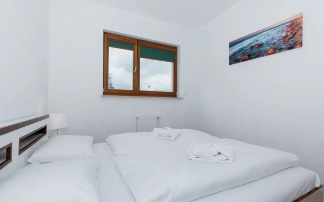 Black&white Apartments by Renters