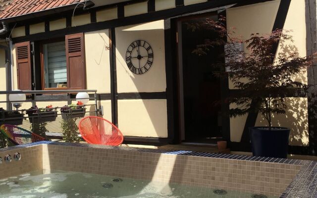 Au Cheval Blanc Hôtel et Restaurant