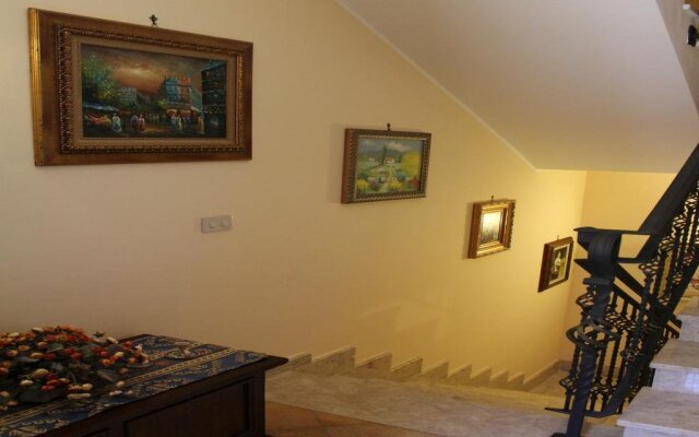 B&B Camelot