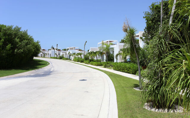 Bahia Principe Vacation Rentals-Green 3-Two-Bedroom Villas