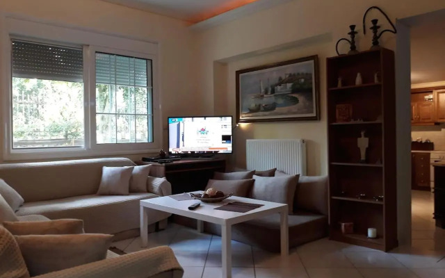 Luxury Country House in Kalamata / SP