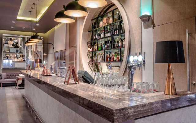 Centro Capital Centre by Rotana Hotel