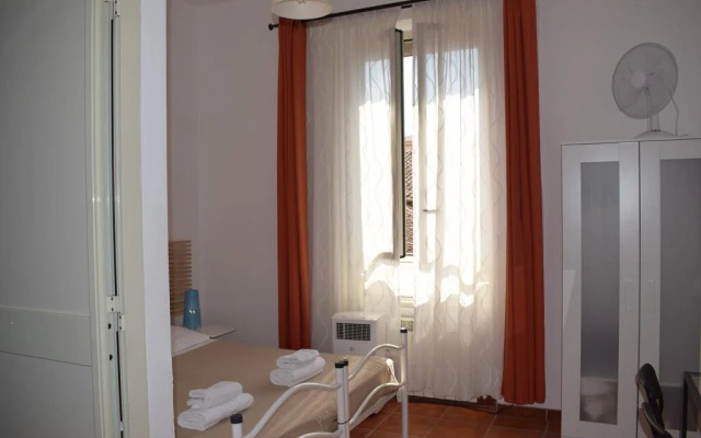 Mia Lodge B&B Hostel