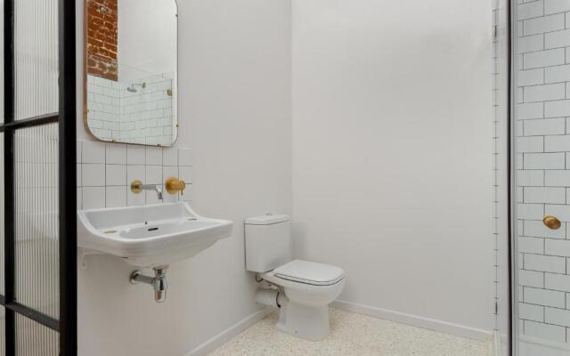 Wolroy House Apartments