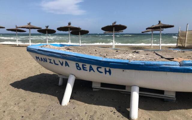 2204-Luxury apt on the beach,new,on duquesa port!
