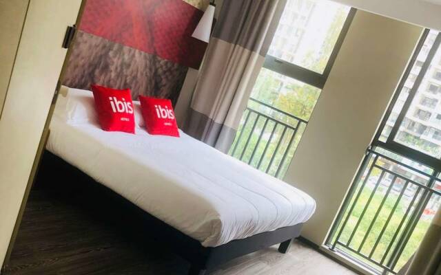 ibis Chengdu East Railway Station Hotel