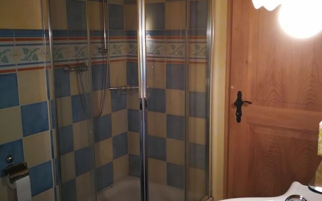 SwissHut B&B