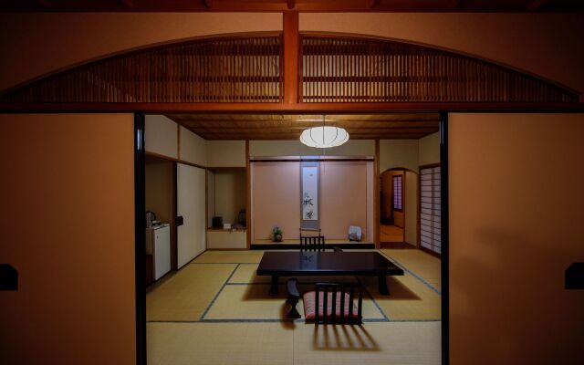Yufuin Onsen Wafu Ryokan Tsuenosho