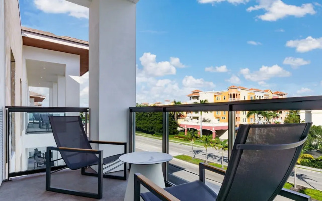 AC Hotel Naples 5th Avenue