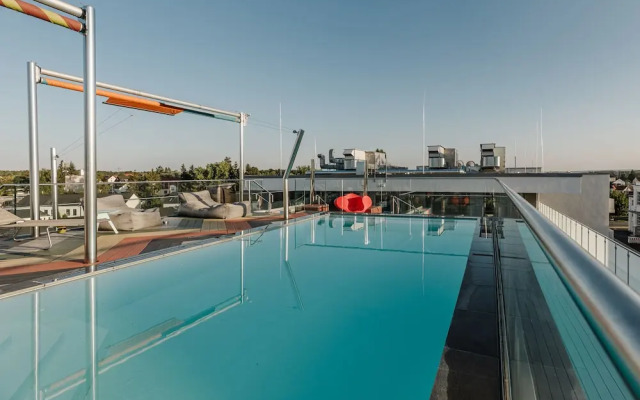 Brucklyn Suites