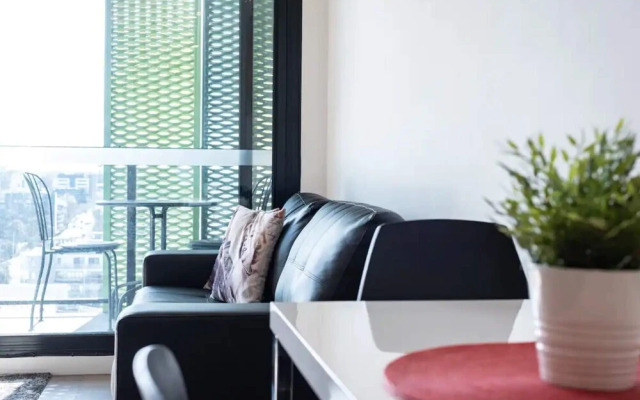 Modern 1 Bedroom Apartment in St Kilda