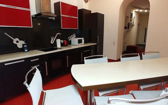 Three bedroom. Lux. 20a Shota Rustaveli St. Centre