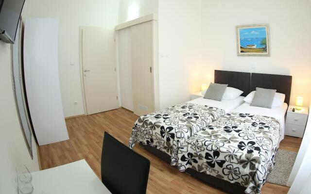 A&M Apartment and Rooms