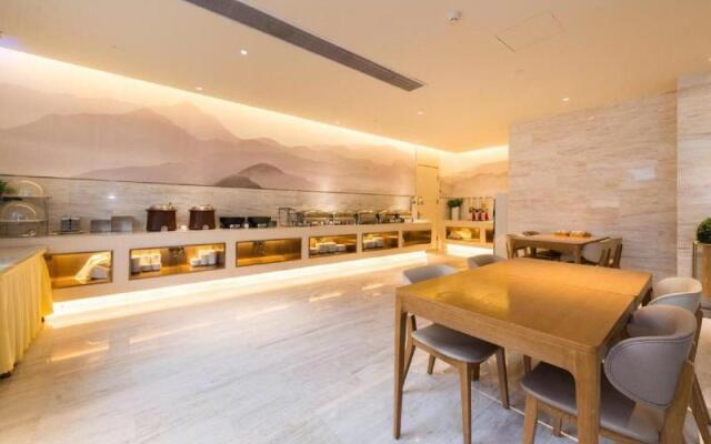 Ji Hotel Xian Xinjiamiao Metro Station