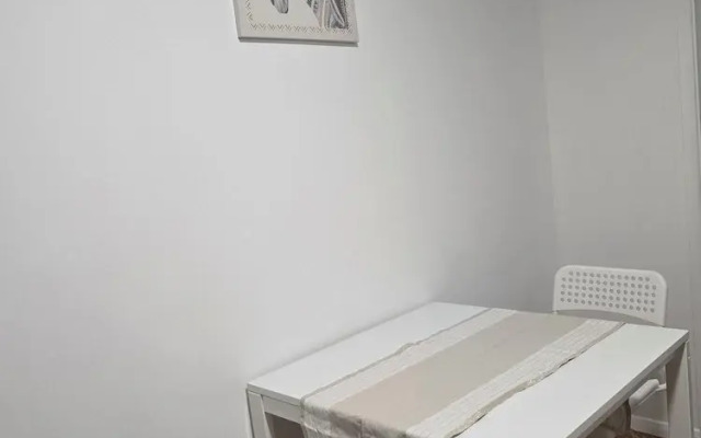 Emerald Apartment With Triple A Star Proximity