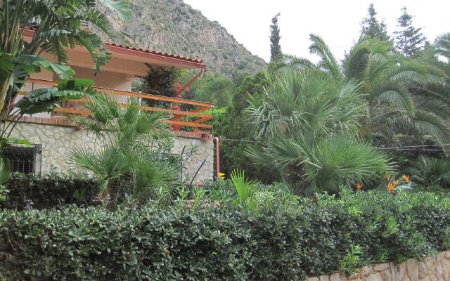 Villa Denise 100 meters from the sea