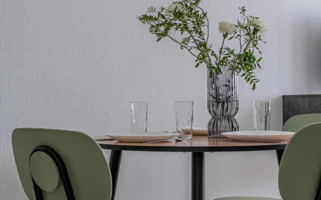 Апартаменты на проспекте Академика Сахарова 81