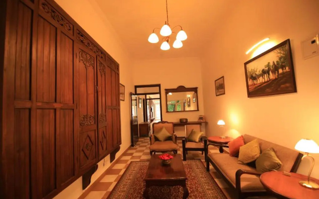 Roop Niwas Kothi, Near Mandawa