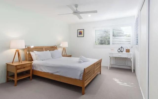 Stunning She Oak Lane 2 BR Apartment