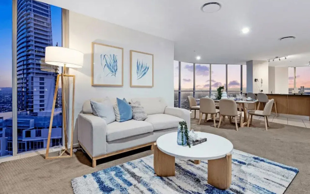 Level 45 Luxury Sub-Penthouse in Surfers