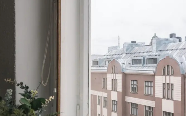 Renovated Top Floor Studio in Kallio