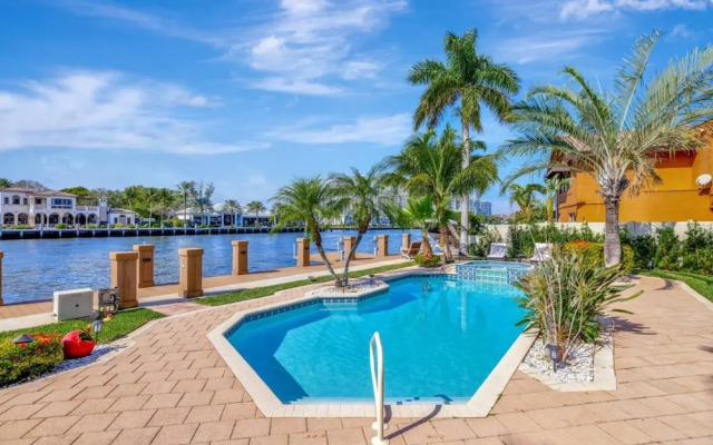 Serenity Villa Water Front