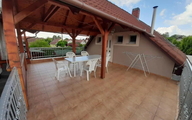 8 féröhelyes apartman