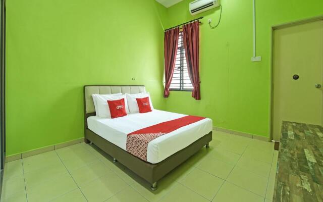 OYO Home 90532 Casa Azlinda Muslim Homestay Ii