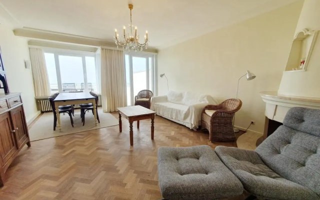 Charming Apartment Near the Beach