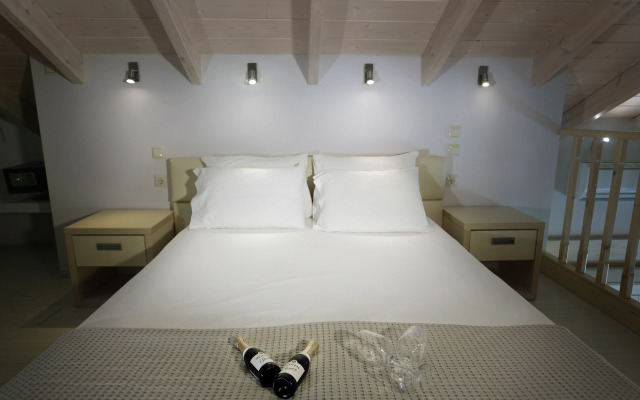 Kavos Plaza Hotel