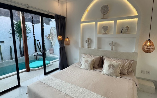 Stunning 1 Bedroom Villa in Seseh Area – Guest Rooms – Pererenan
