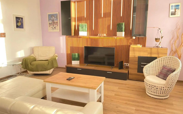 Park Danubes view central market Budapest