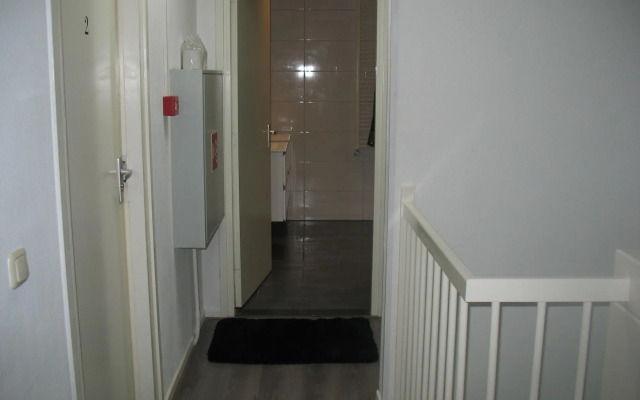 Guest House Amsterdam - Hostel