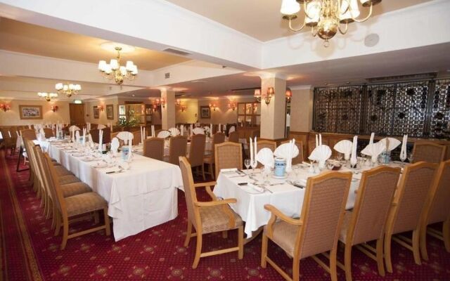 Oaklands Lodge Hotel