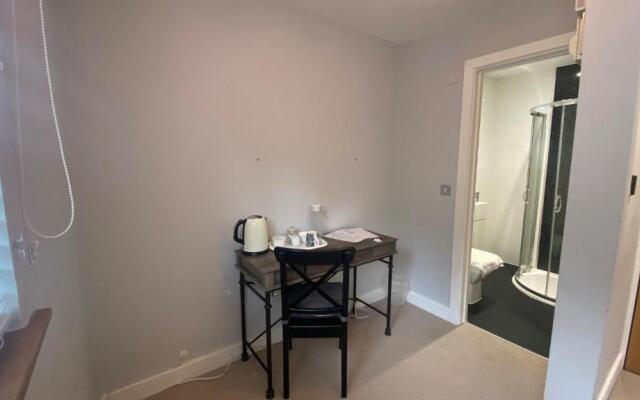 Deepcut Lodge Bed and Breakfast Self Service