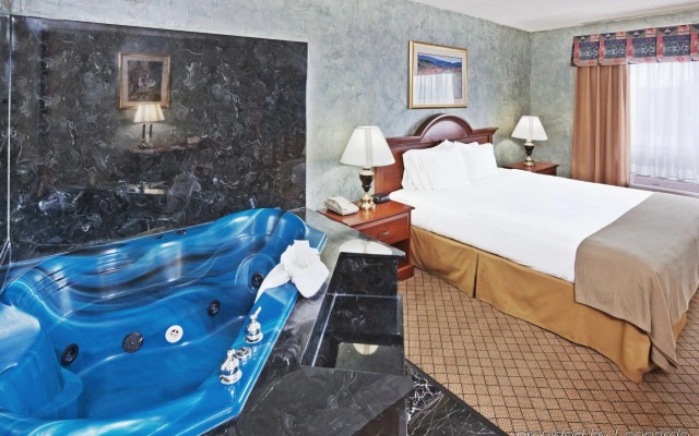 Holiday Inn Express Hotel and Suites Mesquite